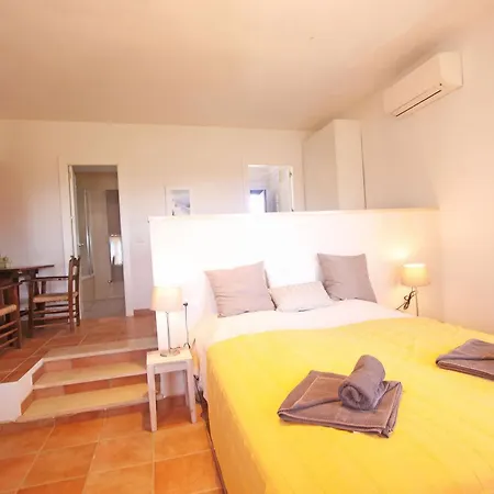 1100 - Front Villa *