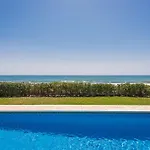 1100 - Front Villa